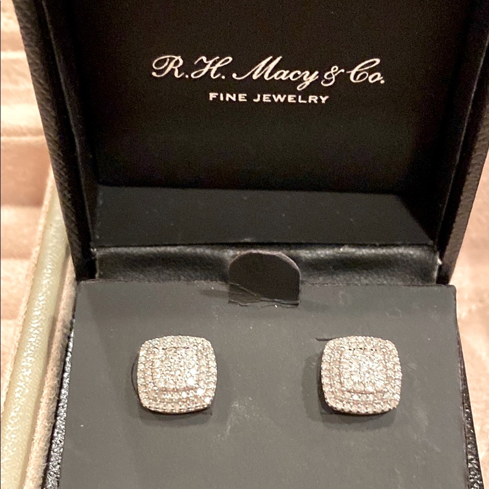 Diamond Halo Cushion-Cut Earrings (1/2 ct. tw.)